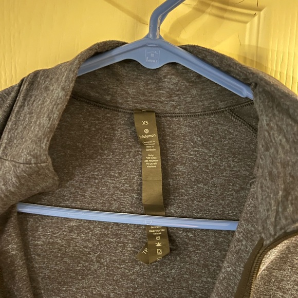 Mens Lululemon Surge 1/2 Zip Pullover - Picture 2 of 3